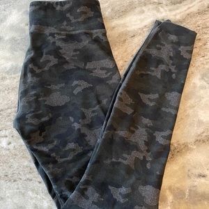 Fabletics camo leggings